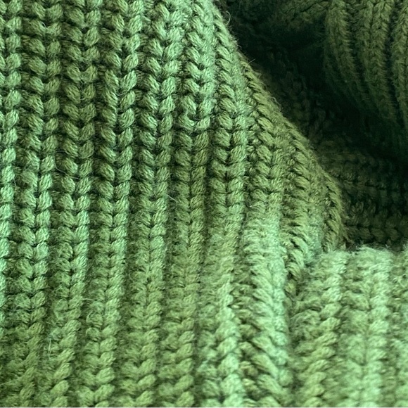 Abercrombie and Fitch Chunky knit sweater - Picture 3 of 3